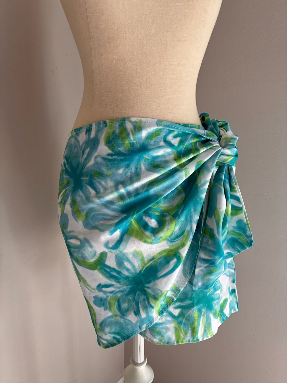 Micas Eurosummer Blue Green Tropical Skirt Size Large